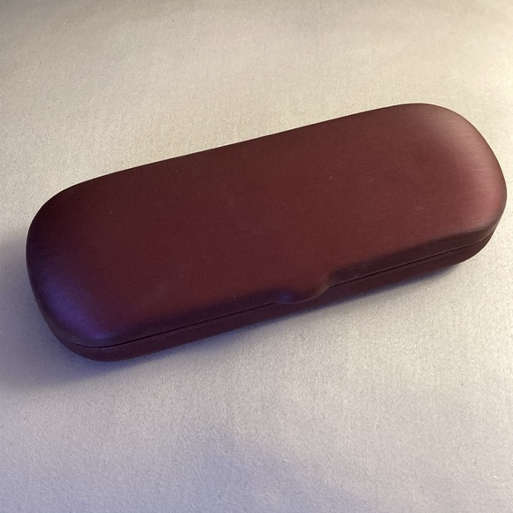 Wine Coloured Satin Finish Hard Clam Shell Eyeglass Case - Picture 4 of 8
